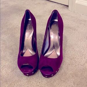 Peep toe purple pump